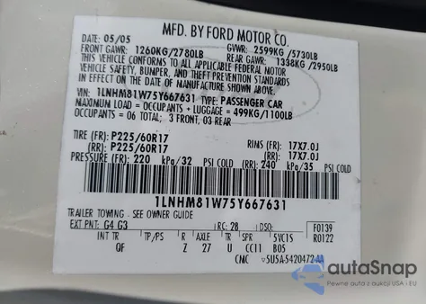 2005 Lincoln Town Car Signature z USA, uszkodzony, nr VIN 1LNHM81W75Y667631